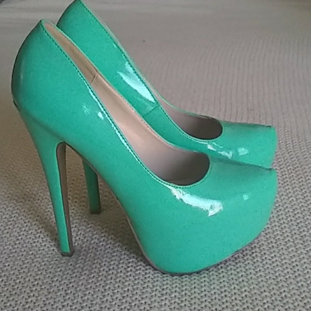 Mint platform heels